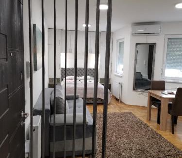 Uzice Apartment | Budget-Friendly Apartman Centar 3 - Guest Rated: 9.9/10
