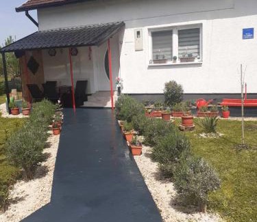Una-Sana Canton Apartment | Family-Friendly Stay at Apartman Cirkic - Rated 9.9/10