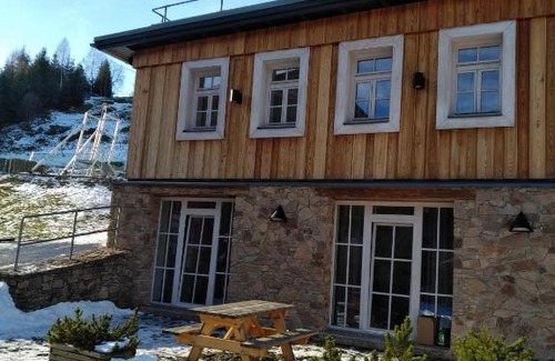 Pec pod Snezkou Apartment | Top-Rated Apartman De Luxe in Pec pod Snezkou with Hot Tub