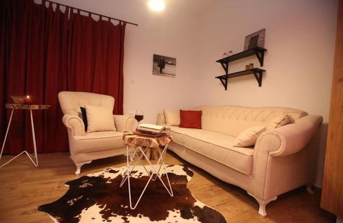 Gradina Apartment | Experience Apartman Delux Brkić with Oceanfront Views