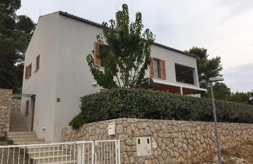 Cove Murtar Apartment | Inviting Apartman Di: 4-Star Stay with Pool & Child-Friendly Fun