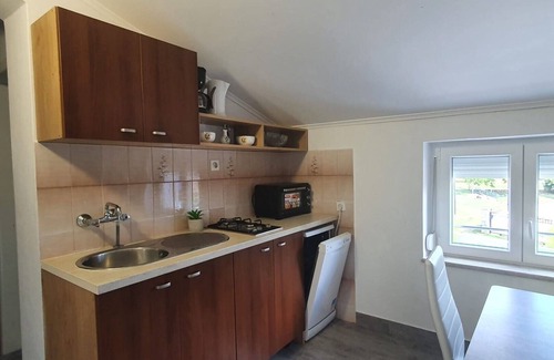 Jasenovica Apartment | Comfortable APARTMAN EDA 2: Ideal for Families Up to 6