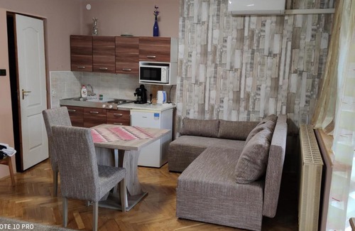Harkany Apartment | Elegant Apartman Edit: Guest Rated 9/10 with Family Amenities