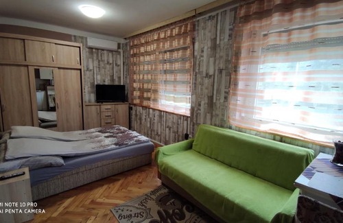 Harkany Apartment | Elegant Apartman Edit: Guest Rated 9/10 with Family Amenities