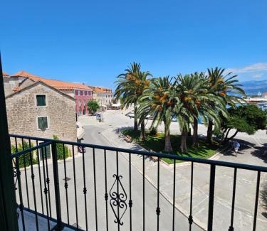 Supetar Apartment | Family-Friendly Retreat at APARTMAN ELI - Rated 9.9/10