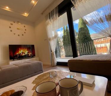 Trebinje Apartment | Top-Rated Apartman EN with Pool and Child-Friendly Perks