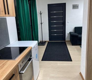 Babanovac Apartment | Discover VilaFlorA: Family-Friendly with a Hot Tub Oasis