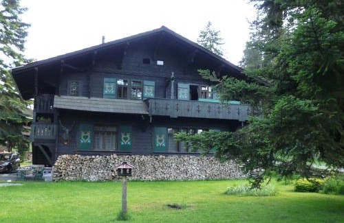 Kladska Apartment | Discover Forstamt Glatzen Kladska: Pet-Friendly Retreat