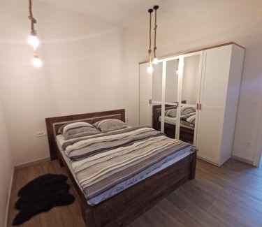Cvetkovic Apartment | Cozy Apartman Franko: Family-Friendly Stay with Dining