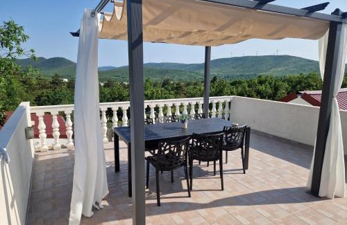 Muc Villa | Discover Apartman Gizdavac: Guest Rated 9/10 & Pet Friendly