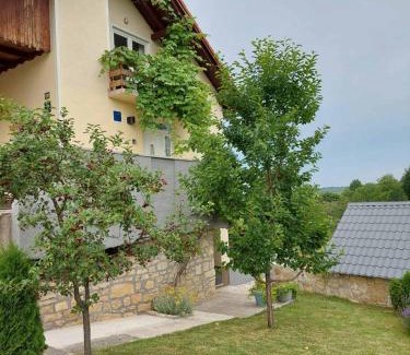 Dreznik Grad Apartment | Oceanfront Retreat at Apartman Hana - Guest Rated 9.7/10