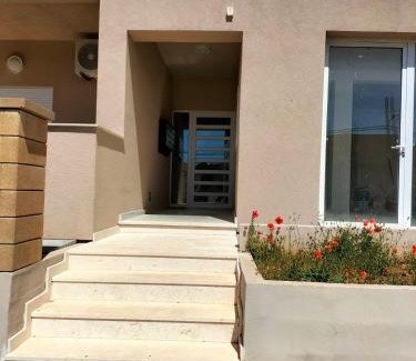 Zdrelac Apartment | Experience Oceanfront Bliss at Apartman Hanna, Rated 10/10!