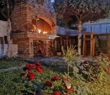 Novi Grad Sarajevo Apartment | Cozy Apartman Hill: Family-Friendly with Hot Tub & Fireplace
