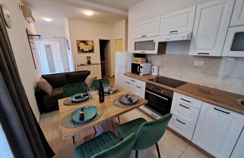 Cista Provo Apartment | Highly Rated Apartman Iko in Cista Provo - Pet Friendly