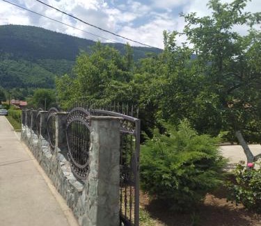 Hadzici Apartment | Family-Friendly Stay at Apartman Ilidža in Ilidža