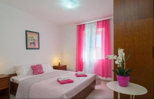 Slime Apartment | Cozy APARTMAN Josipa Slime: Pet Friendly & Family Ready