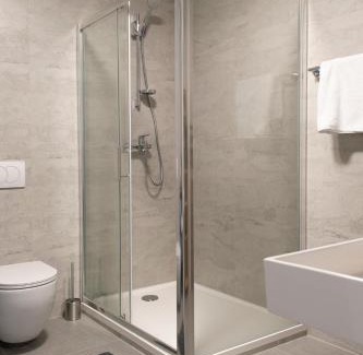 Donji Grad Apartment | Eco-Friendly Apartman Kaptol with Hot Tub & Family Perks
