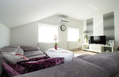 Velika Gorica Apartment | Family-Friendly Kety Hotel: Rated 9/10 with Kitchen Access