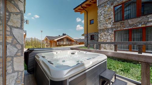 Jasna Apartment | Elegant Apartman Konifer: Guest Rated 9.7 & Pet Friendly