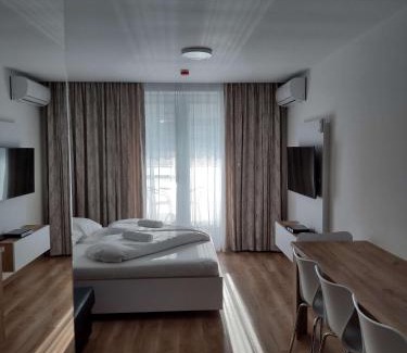Podhajska Apartment | Stylish Apartman Kyjev 2 with Breakfast & Hot Tub