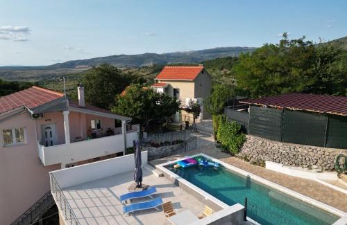 Ruzic Apartment | Ocean View Retreat: Enjoy Pool and Pet Friendly Stays