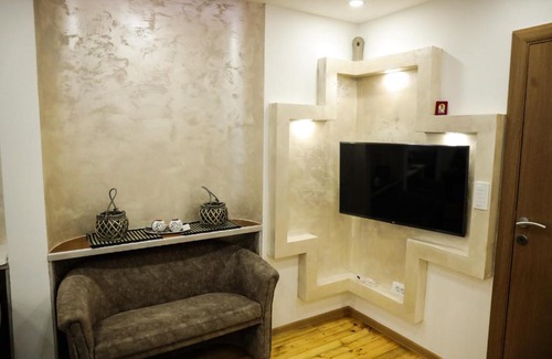 Ciganska Mahala Apartment | Family-Friendly Apartman Lara with Kitchen and Perfect Score