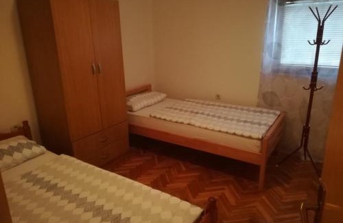 Canton 10 Apartment | Family-Friendly Stay at Apartman Lidija - Rated 9/10!