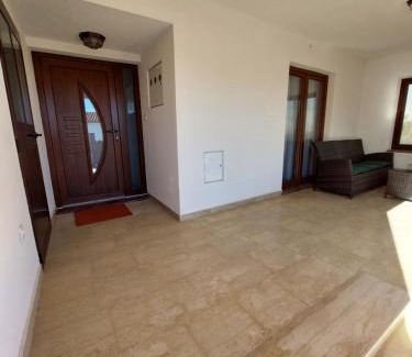 Peruski Apartment | Top-Rated Child-Friendly Escape at Apartman Ljiljana