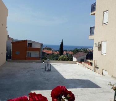 Podmaine Apartment | Child-Friendly Getaway at Apartman Lora - Rated 9.4/10