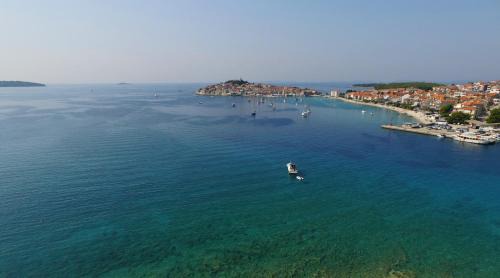 Primosten Apartment | Experience Oceanfront Comfort at Apartman LORETTA