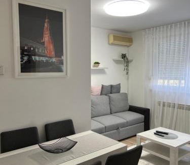 Osijek Apartment | Pet-Friendly Retreat at Apartman Luans - Rated 10/10!