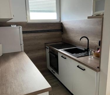 Osijek Apartment | Pet-Friendly Retreat at Apartman Luans - Rated 10/10!