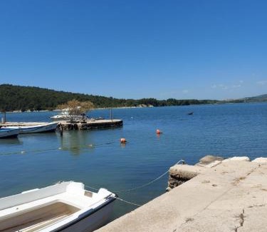 Jadrtovac Apartment | Child-Friendly Retreat at Apartman Luka - Rated 9.9/10