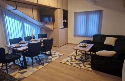 Jahorina Apartment | Inviting Acero Verde Apartment with Hot Tub & Family Focus