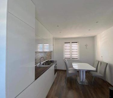 Sestanovac Apartment | Top-Rated Apartman MARA: Pet & Child Friendly Retreat
