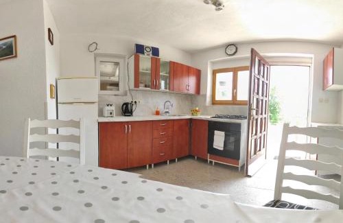 Gospic Apartment | Cozy Apartman Mare: Ideal Retreat in Heart of Lika