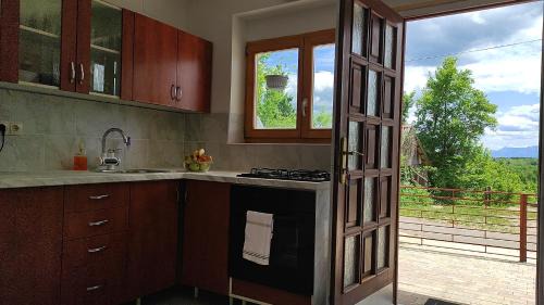 Gospic Apartment | Cozy Apartman Mare: Ideal Retreat in Heart of Lika