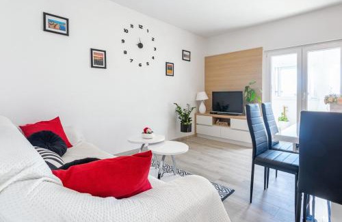 Municipality of Trogir Apartment | Oceanfront Apartman Maria, Čiovo - Rated 9.5/10 by Guests
