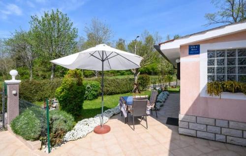 Santalezi Apartment | Family-Friendly Getaway at Apartman Marija Awaits You