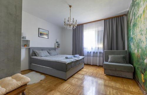 Gradiste Apartment | Cozy Getaway at Apartman Marta i soba Maja with Hot Tub
