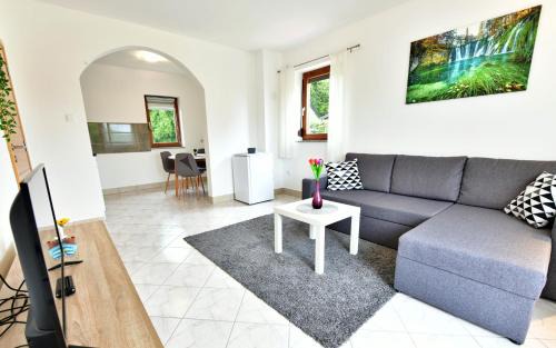 Lipovaca Dreznicka Apartment | Family-Friendly Getaway at Apartman Mate - Rated 9.2/10