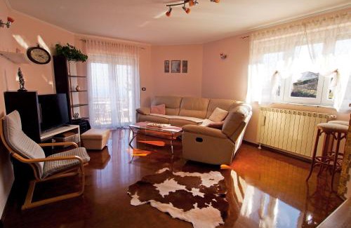 Opatija Apartment | Oceanfront Getaway at Apartman Mimi - 4-Star with Pool