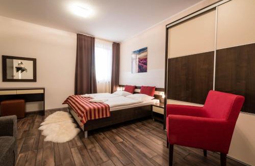 Besenova Apartment | Inviting Apartman Mirka - Hotel Luka with Pool & Hot Tub