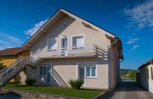 Slavonski Brod Apartment | Pet-Friendly Apartman Mm: Rated 10/10 for Families