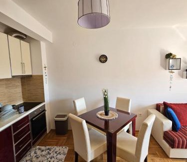 Rozino Apartment | Pet-Friendly Stay at Apartman Morski Biser - Rated 9.9/10
