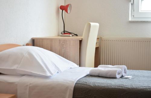 Teslic House | Family-Friendly Apartman Nikolic with Kitchen in Banja Vrucica