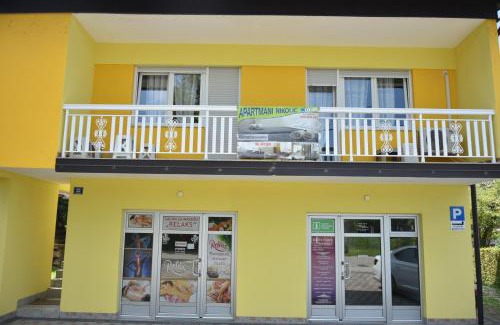 Teslic House | Family-Friendly Apartman Nikolic with Kitchen in Banja Vrucica