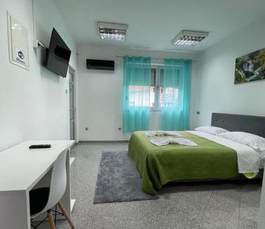 Teslic House | Family-Friendly Apartman Nikolic with Kitchen in Banja Vrucica
