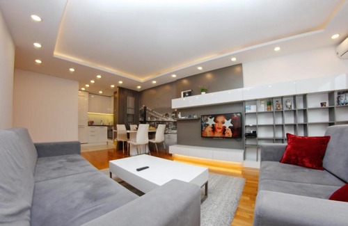 Ilidza Apartment | Top-Rated Apartman Nukleus with Free Garage Parking