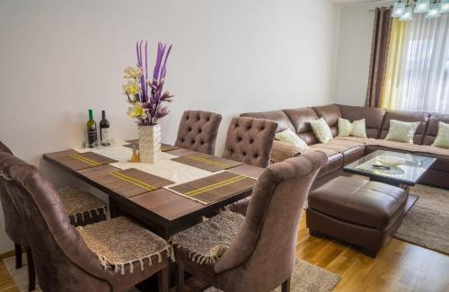 Zabljak Apartment | Exceptional Stay at Apartman Orion - Rated 9.9/10!